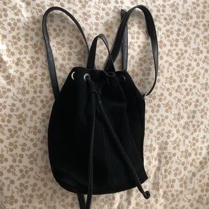 Bucket bag backpack